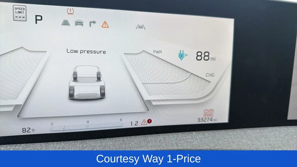 Used 2023 Blue Kia Wind image 12