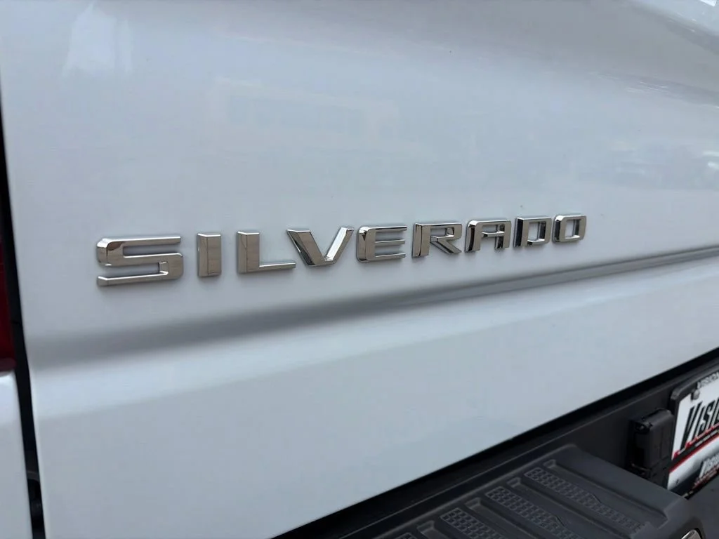 Used 2026 Polar White Tricoat Chevrolet LTZ image 16