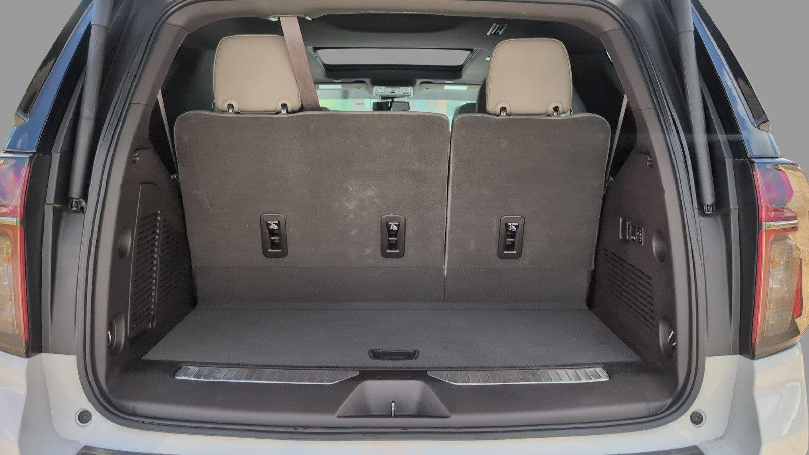 Used 2023 SUMMIT WHITE Chevrolet Z71 image 3