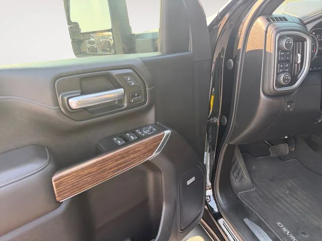 Used 2021 Black Chevrolet High Country image 10