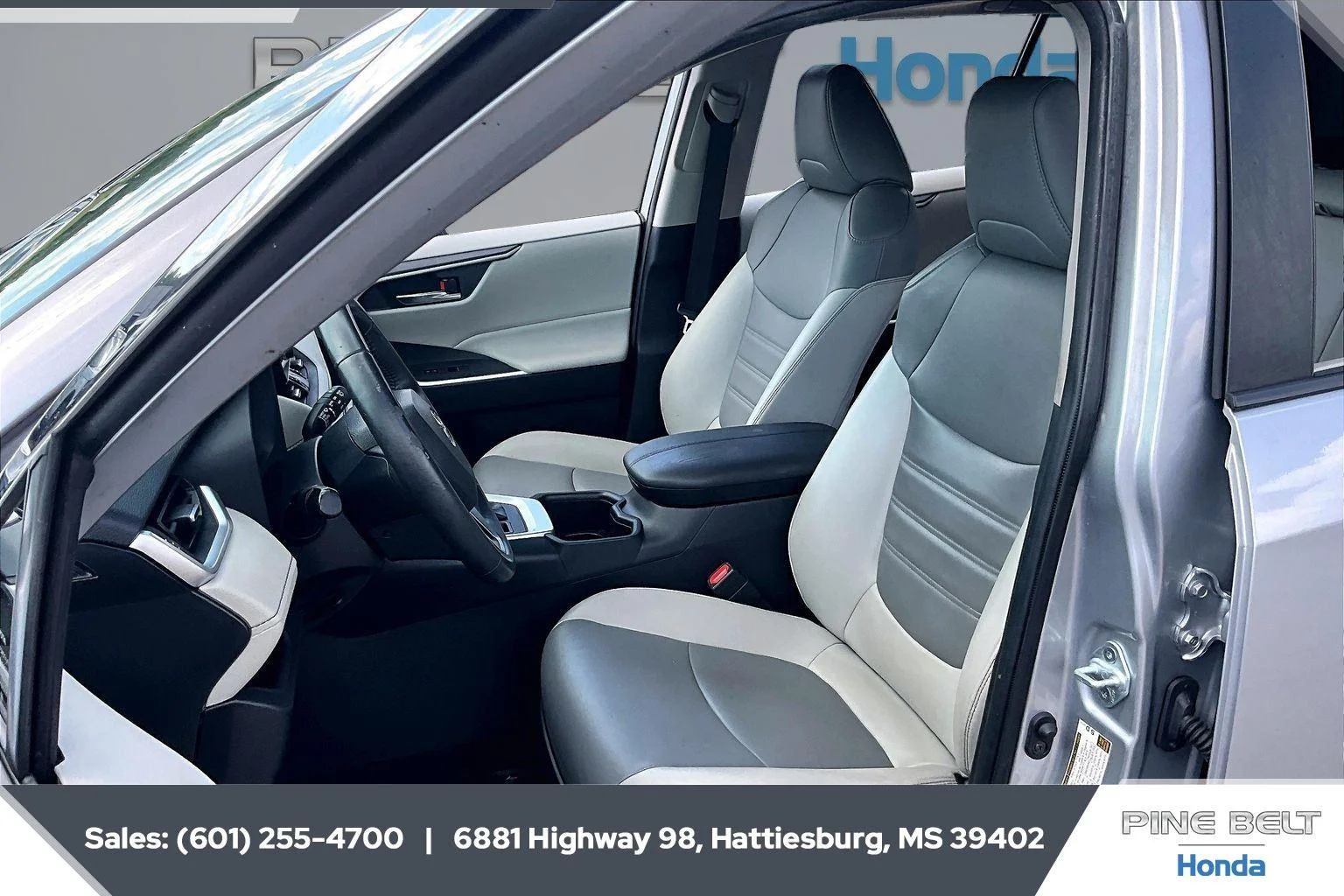 Used 2023 Silver Sky Metallic Toyota XLE Premium image 18