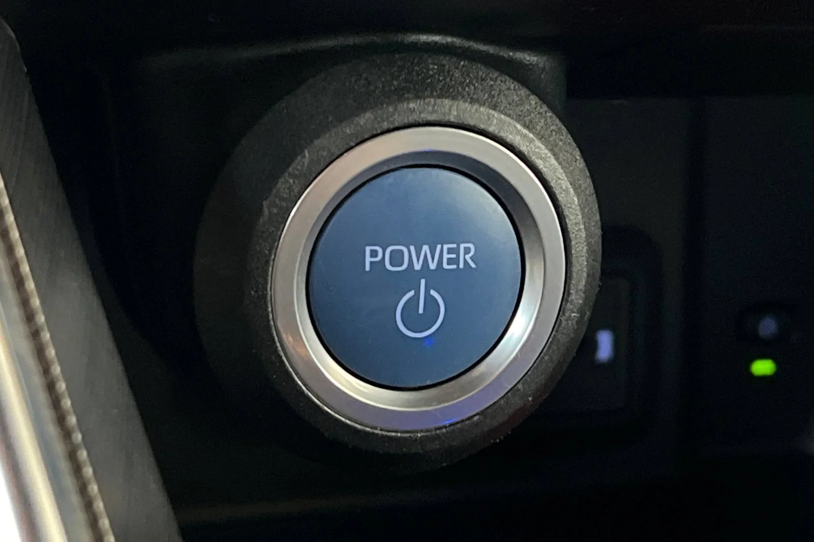 Used 2021  Toyota LE image 23
