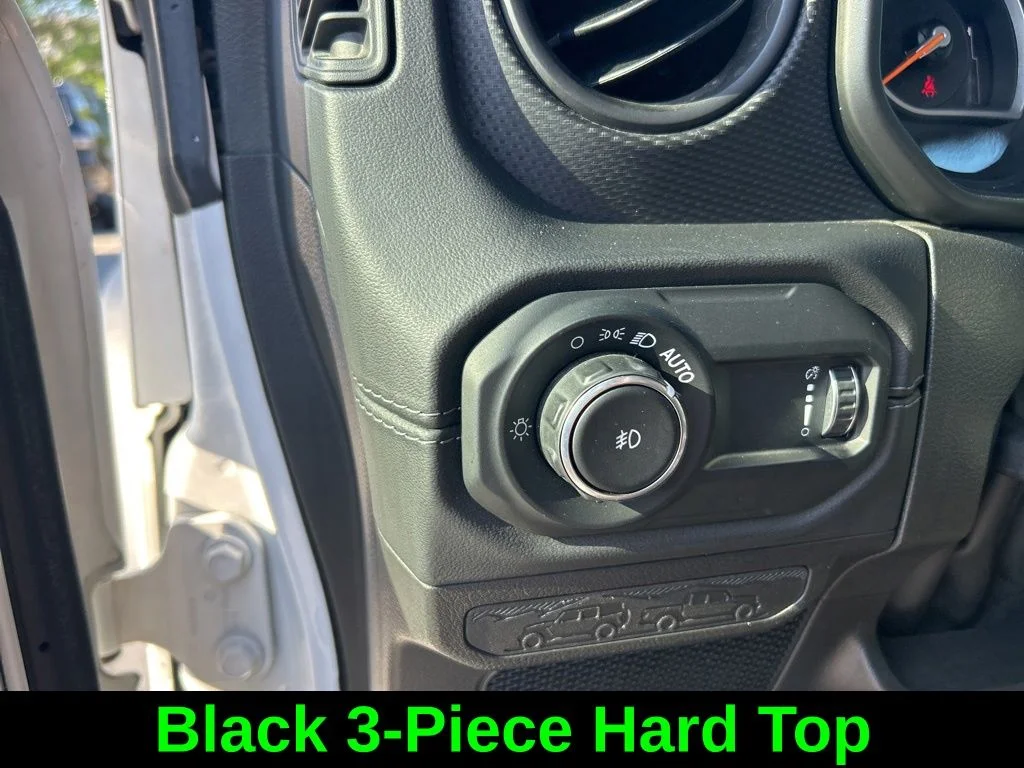 Used 2024 White Jeep Rubicon image 36