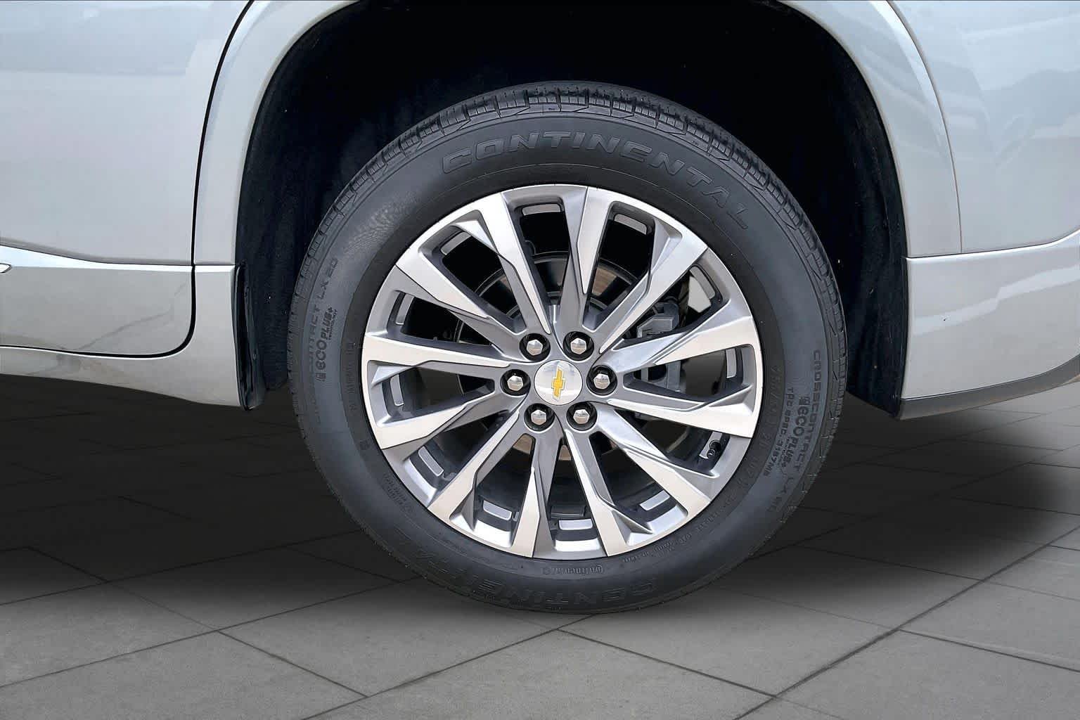 Used 2023 Sterling Gray Metallic Chevrolet Premier image 11