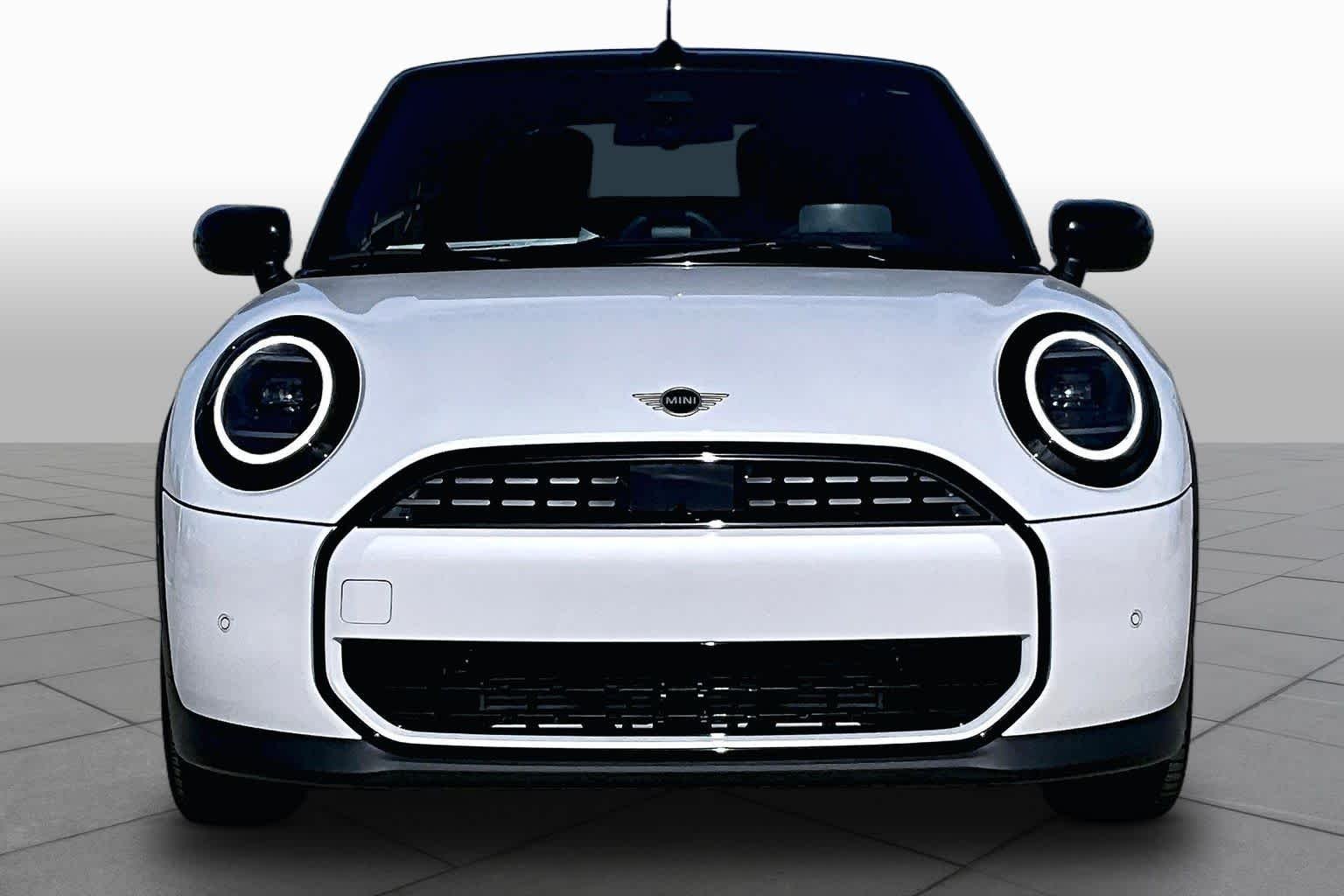 New 2027 Nanuq White Metallic MINI Signature Plus image 3