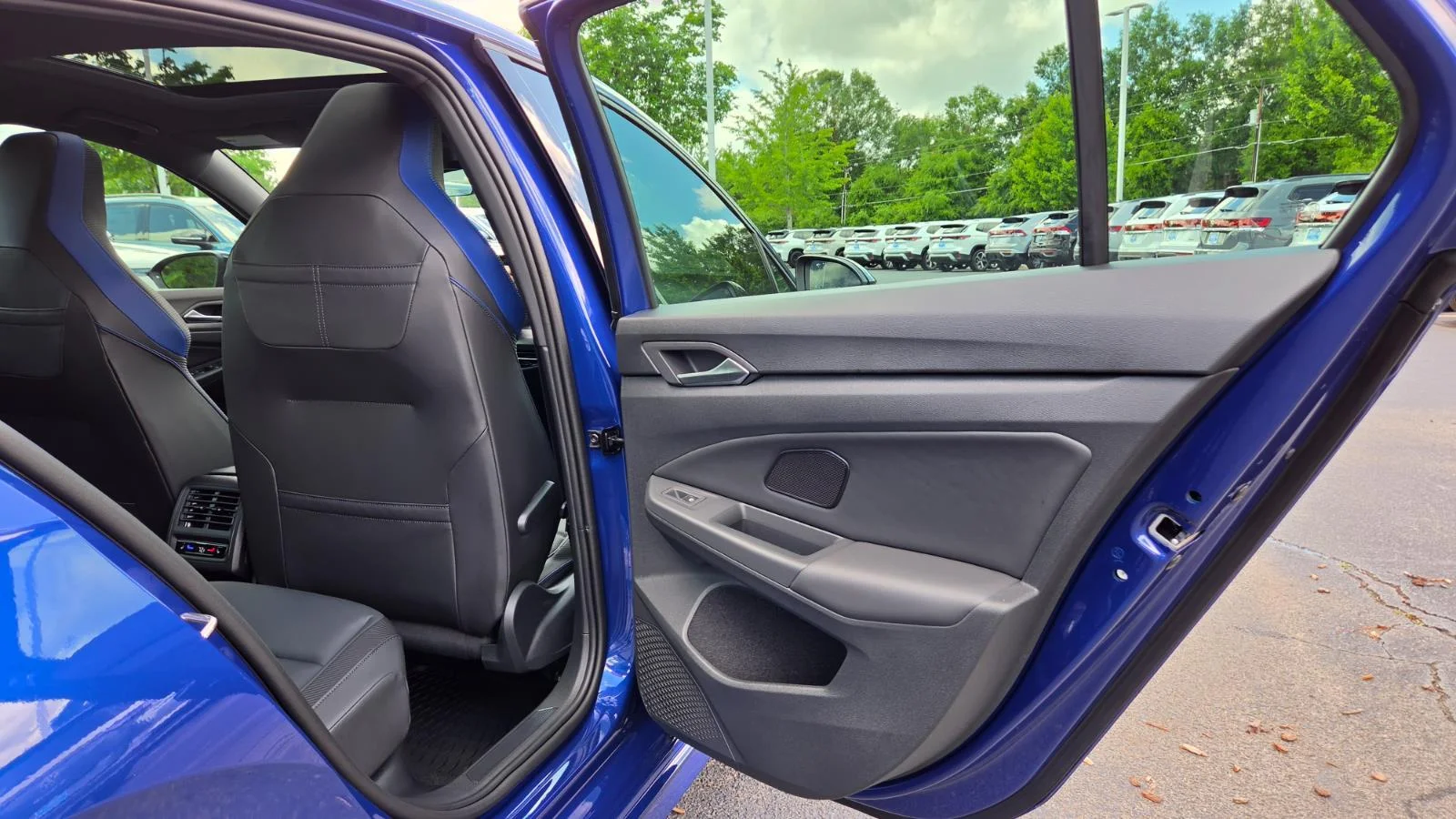 New 2026 Lapiz Blue Metallic Volkswagen  image 59