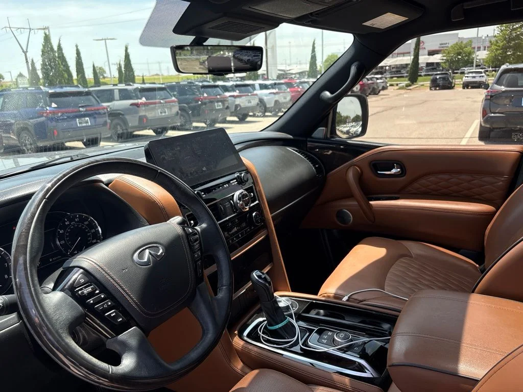 Used 2023 Gray INFINITI Sensory image 4