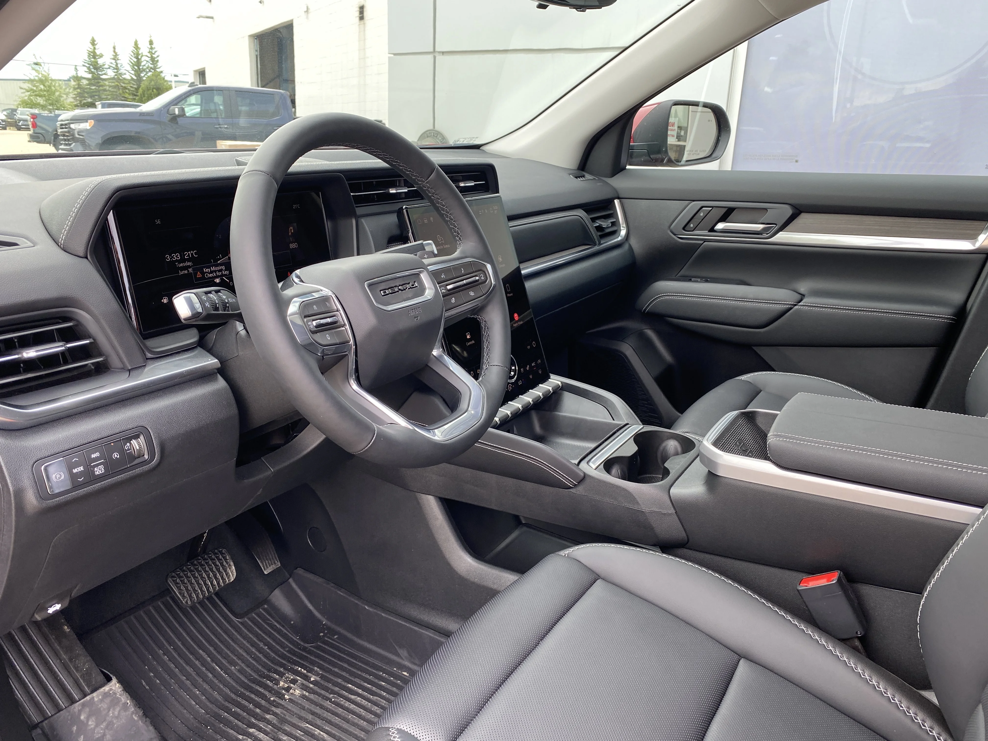 Certified Used 2026 Red GMC AWD Denali * RUNNING BOARDS * PANORAMIC SUNROOF * ALMOST NEW * image 9