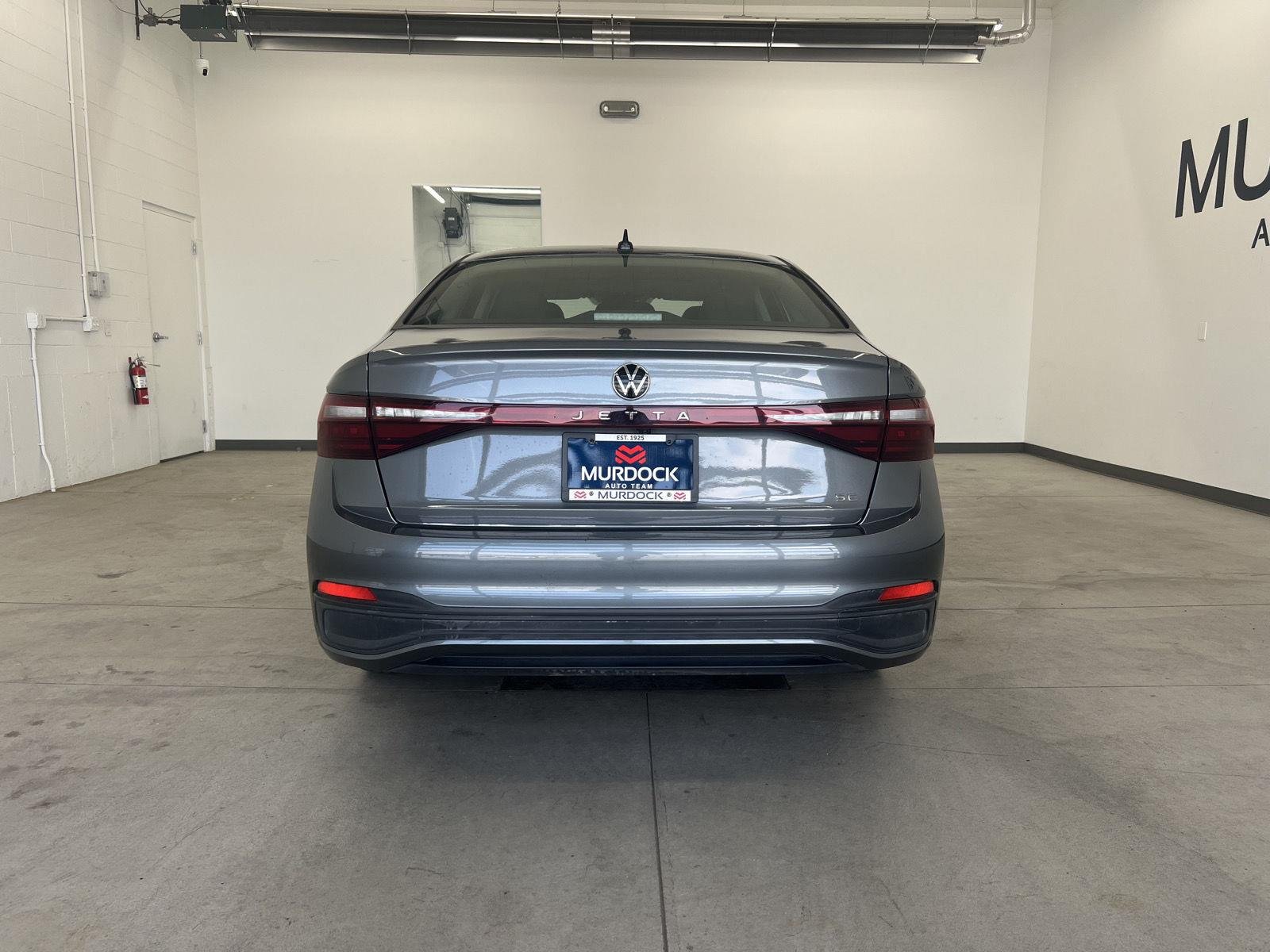 Used 2025 GRAY Volkswagen SE image 7