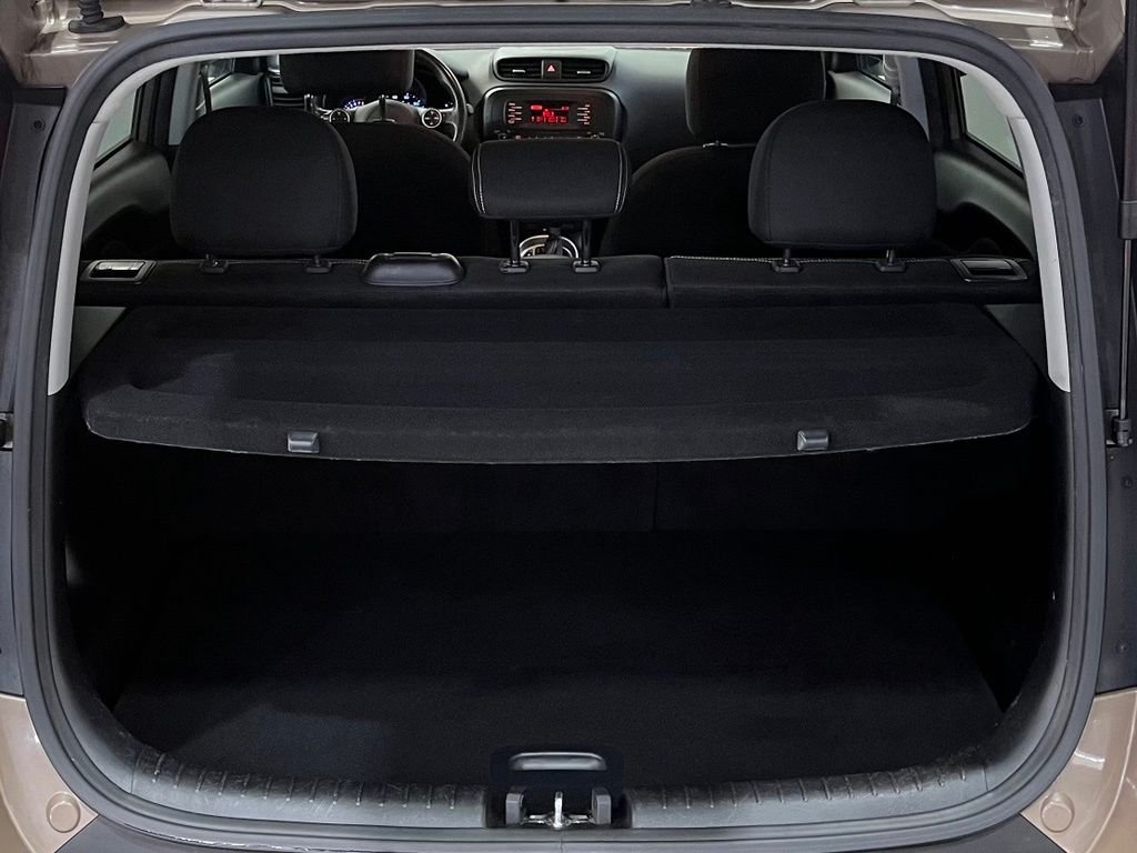 Used 2015 Brown Kia Plus image 13