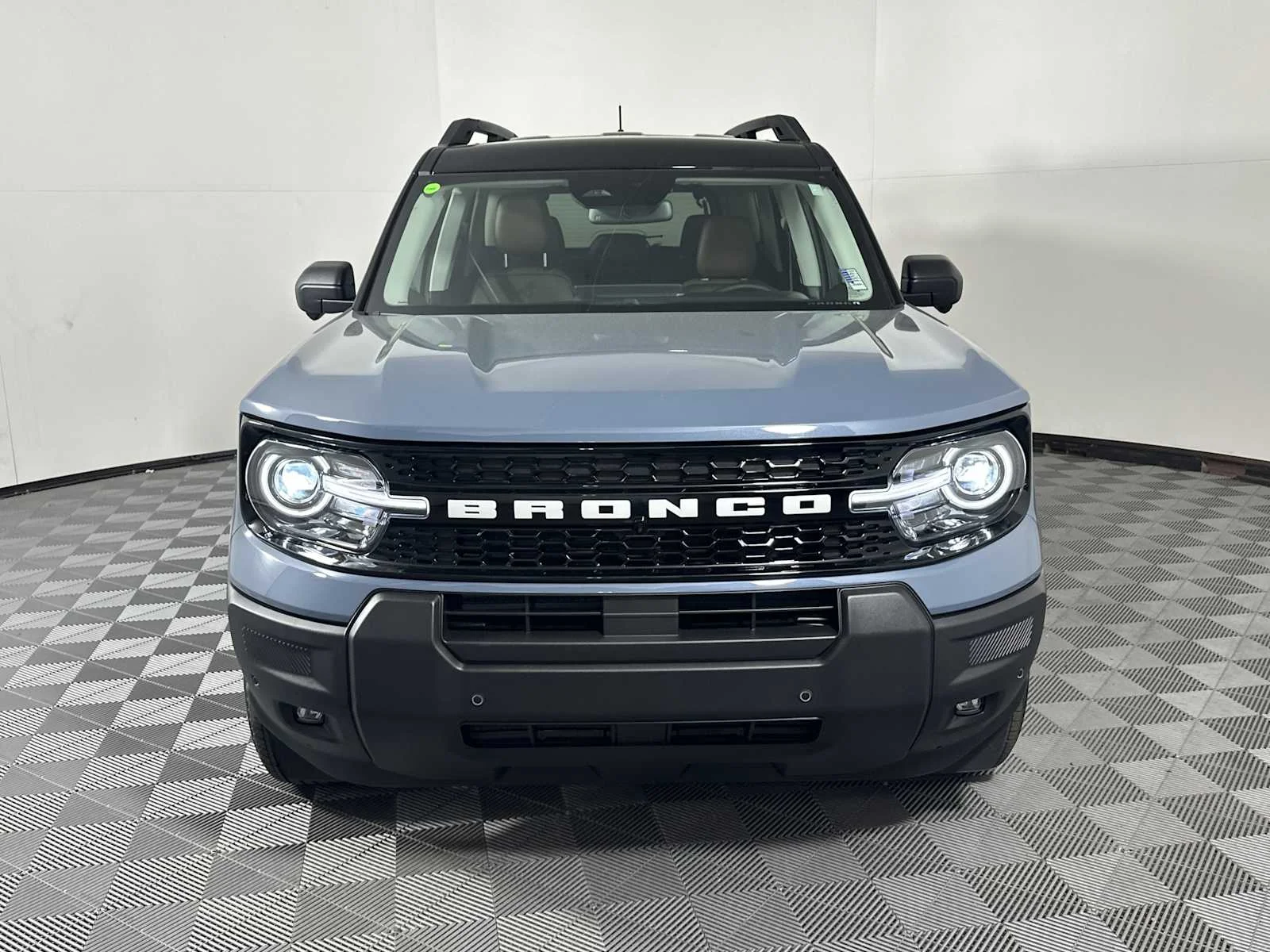 New 2026 Azure Gray Metallic Tri-Coat Ford Outer Banks image 2