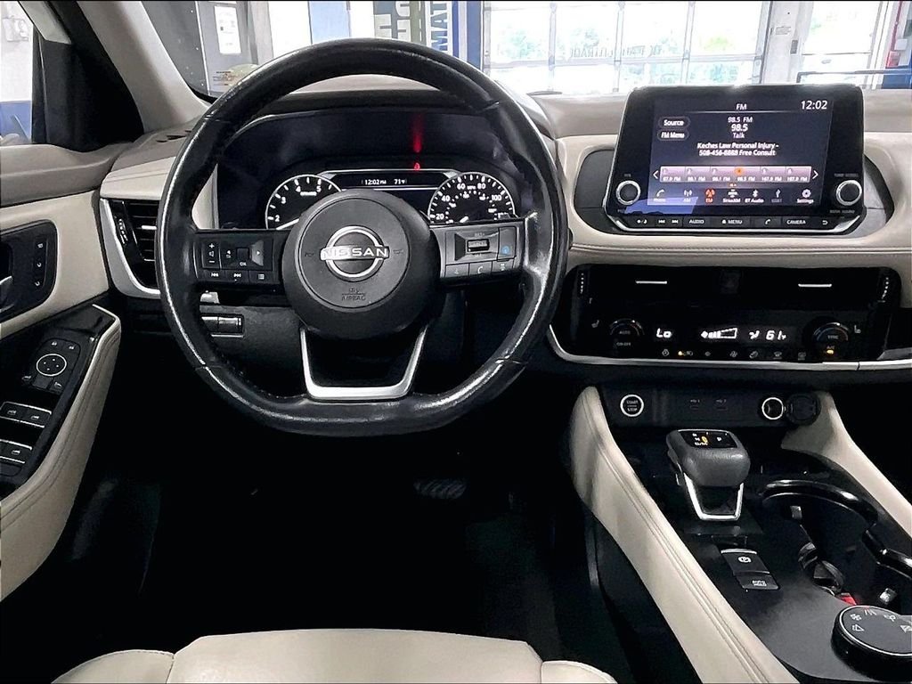 Used 2023 Pearl White Nissan SL image 17