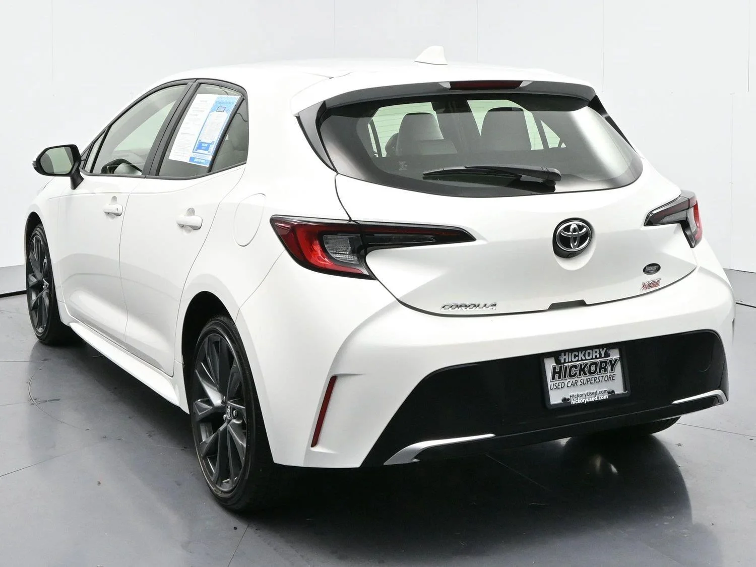 Used 2024 Ice Cap Toyota XSE image 5