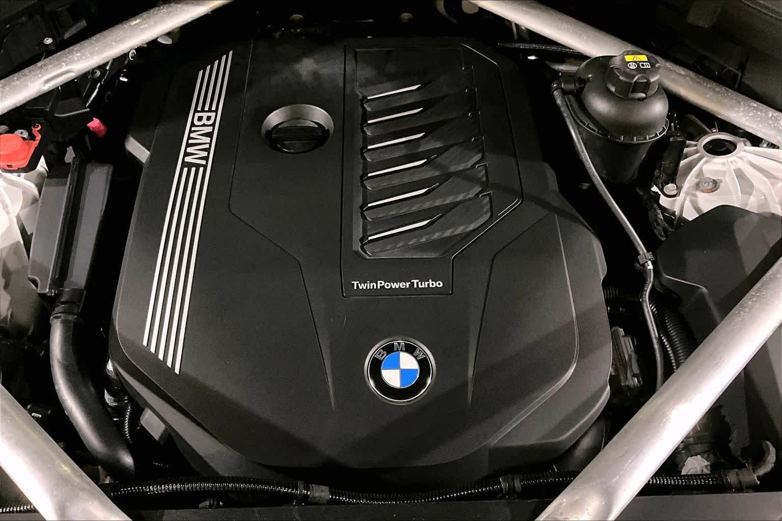 Used 2019 Mineral White Metallic BMW xDrive40i image 30