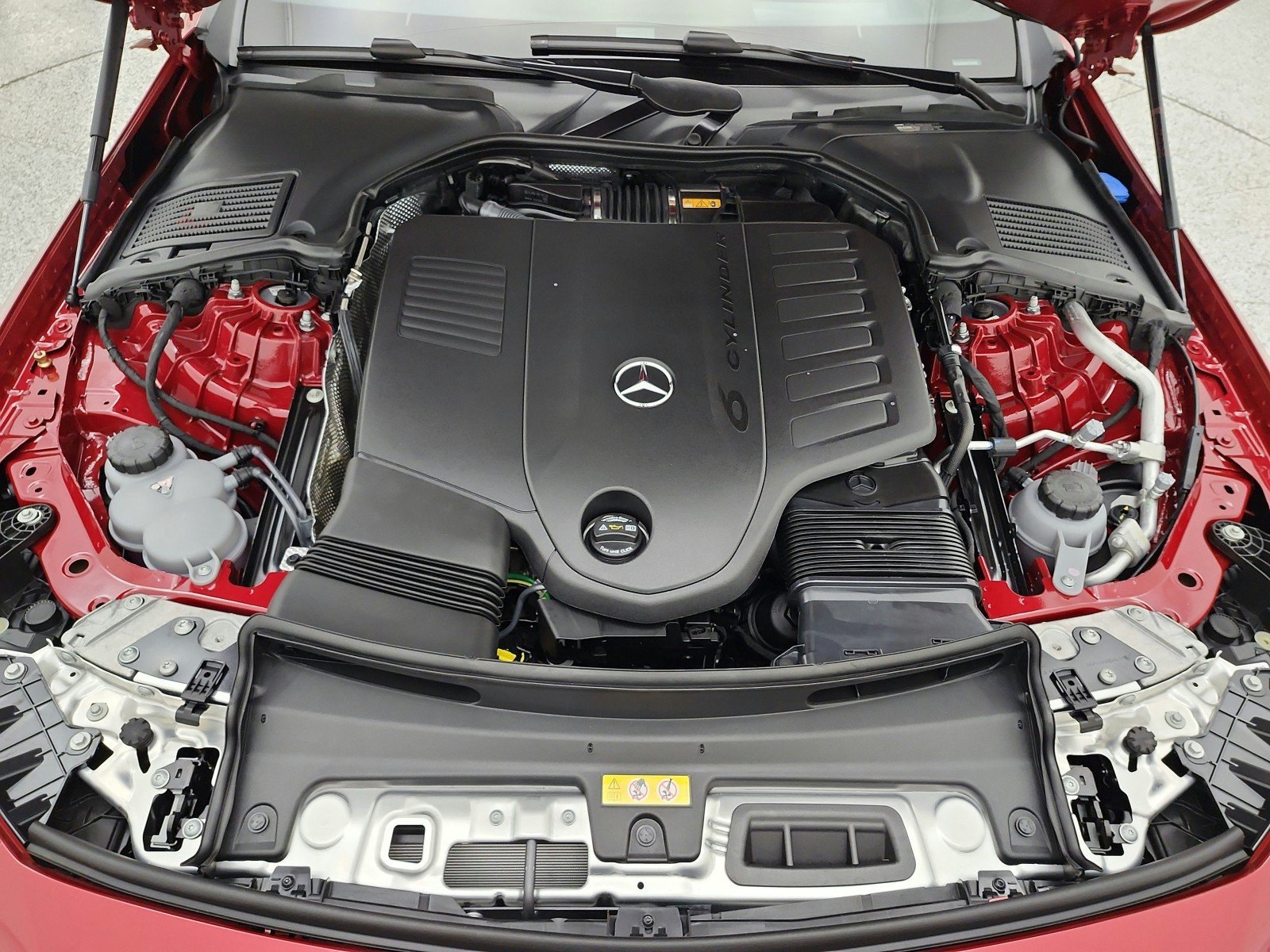 New 2027 MANUFAKTUR Patagonia Red Metallic Mercedes-Benz CLE 450 4MATIC® Coupe image 31