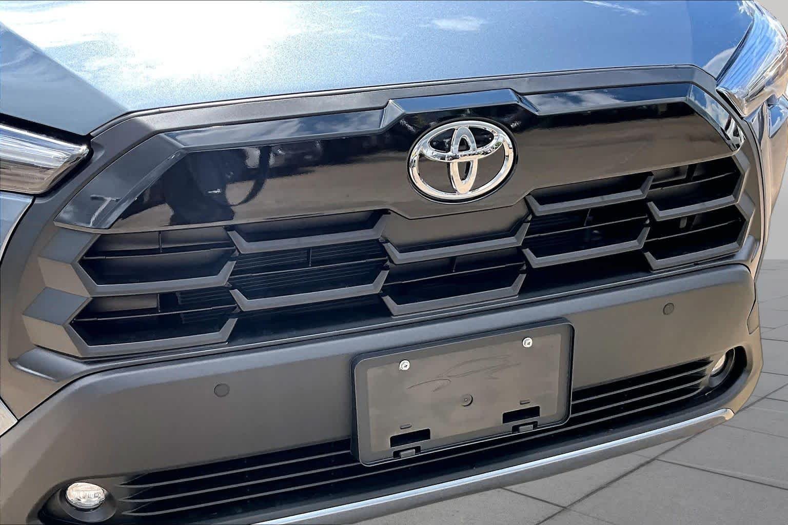 Used 2026 Celestite Toyota XLE image 30