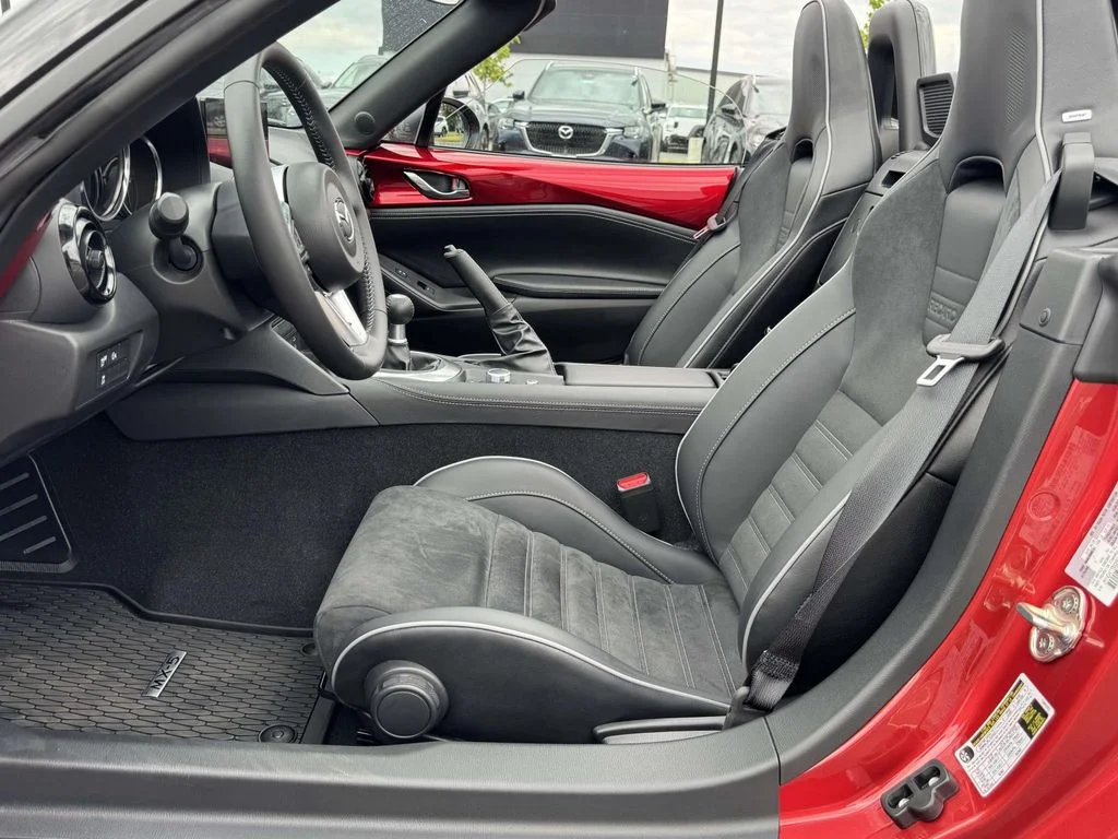 2025 Mazda MX-5 Miata Club - Photo 14