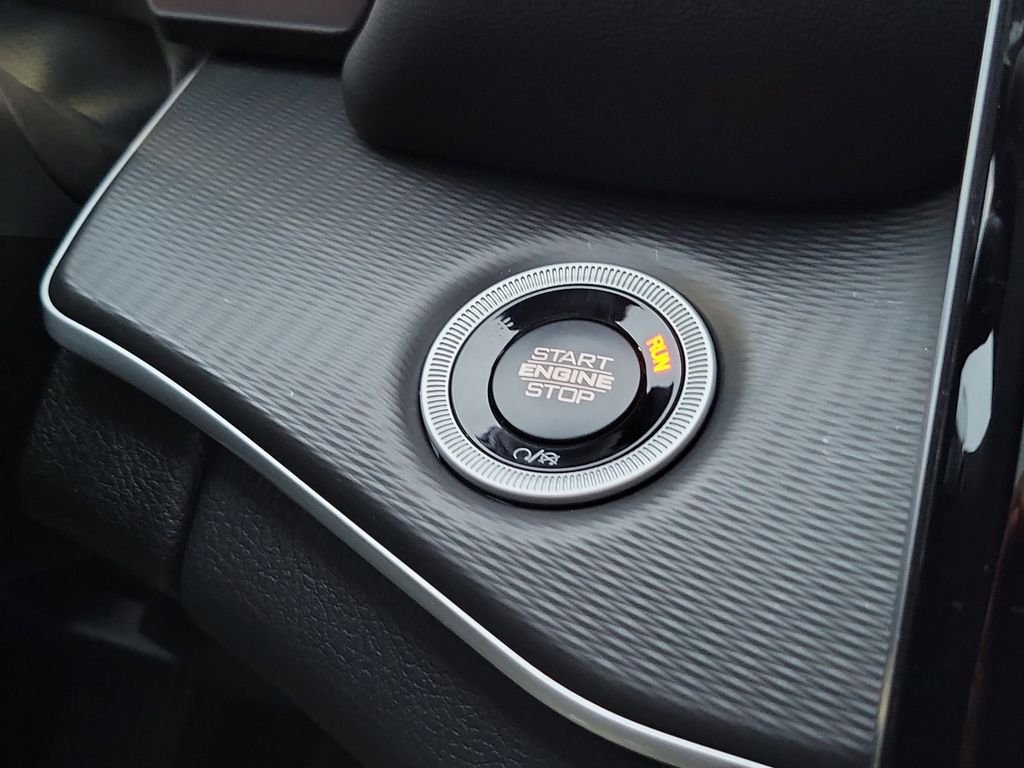 New 2026 Baltic Gray Metallic Clear-Coat Exterior Paint Jeep Laredo X image 25
