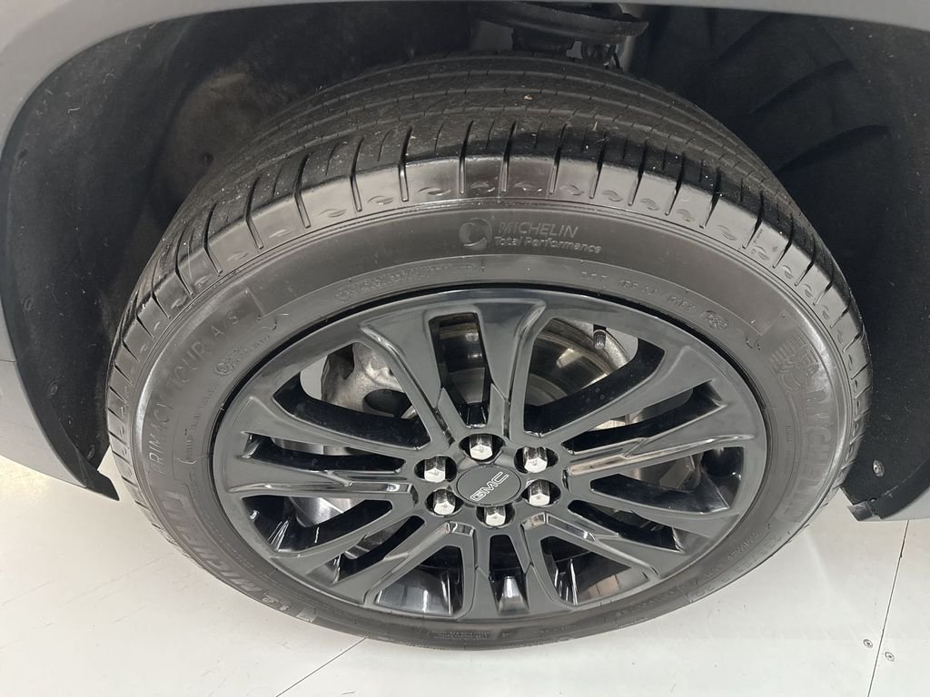 Used 2023 Sterling Metallic GMC SLT image 33