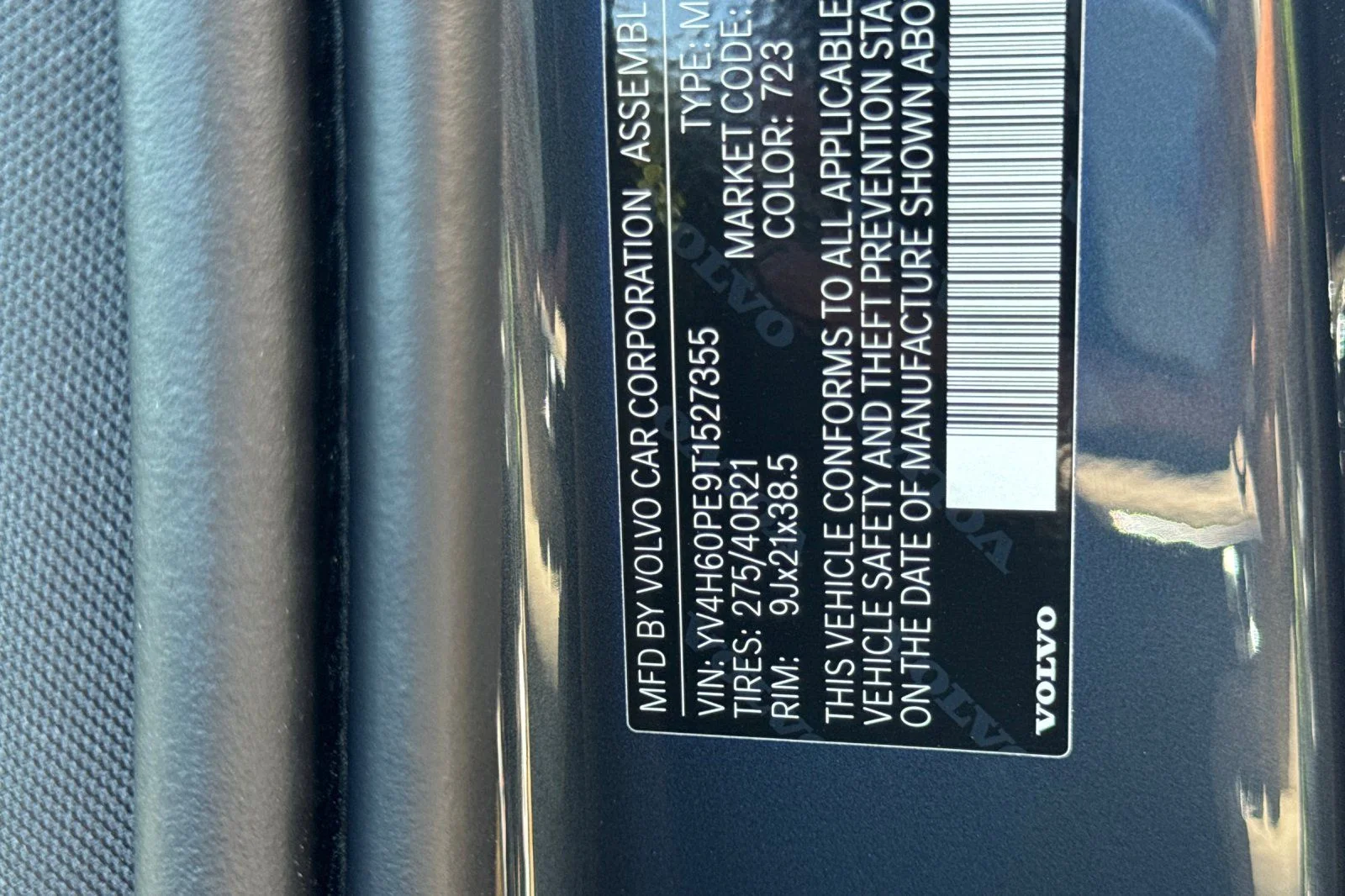 New 2026 Denim Blue Volvo T8 Plus 7-Seater image 29