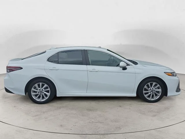 Used 2024 Ice Toyota LE image 6