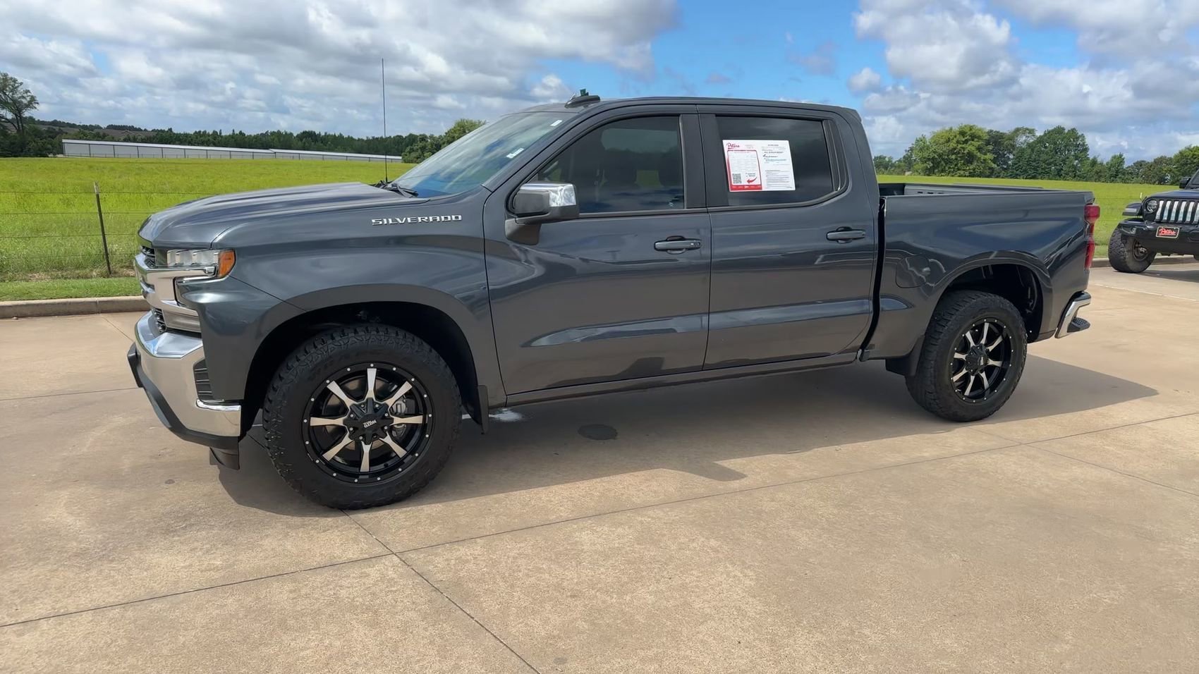 Used 2022 Shadow Gray Metallic Chevrolet LT image 5