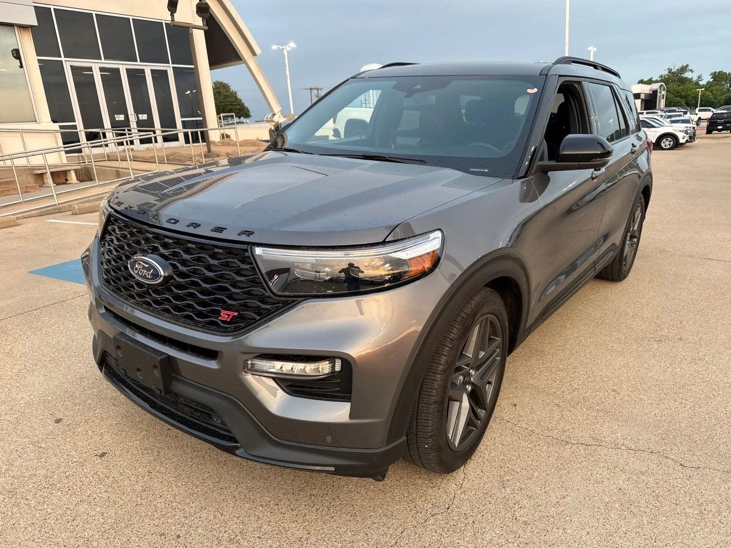 2024 Ford Explorer ST 4WD's photo