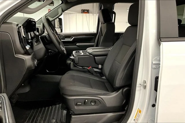 Used 2025 Summit White Chevrolet LT image 24