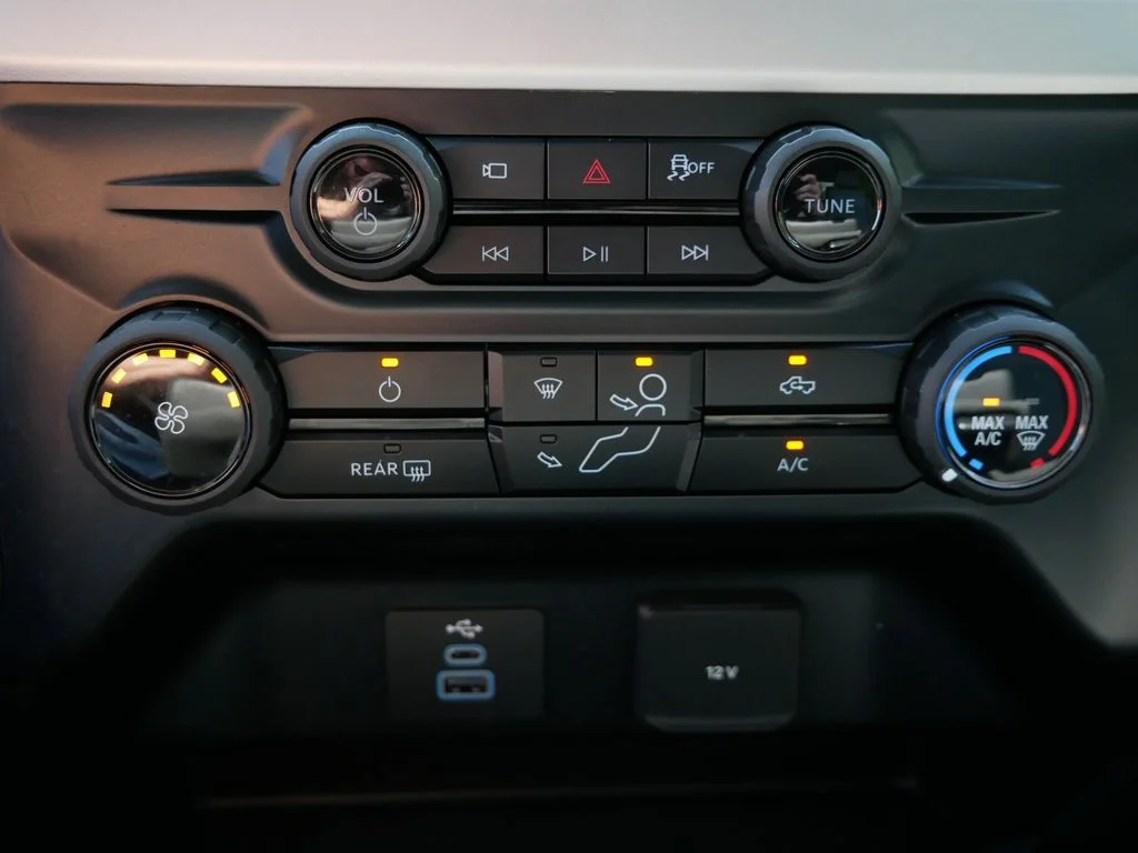 Used 2025 Black Ford XLT image 23