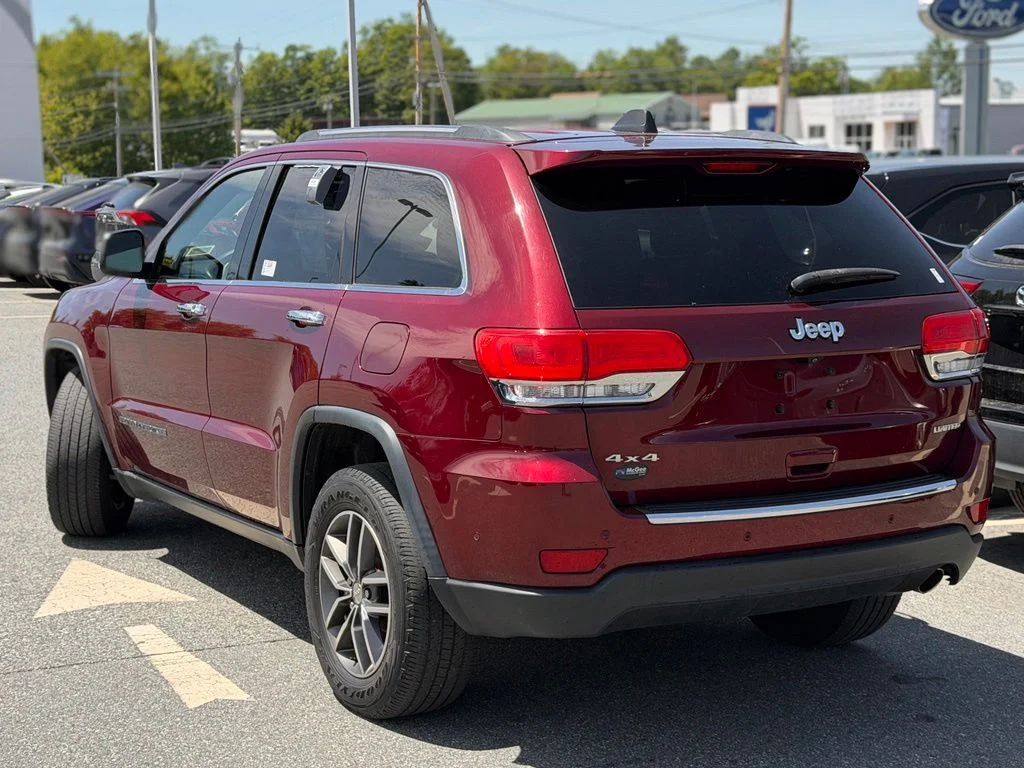 Used 2017 Red Jeep Limited image 3