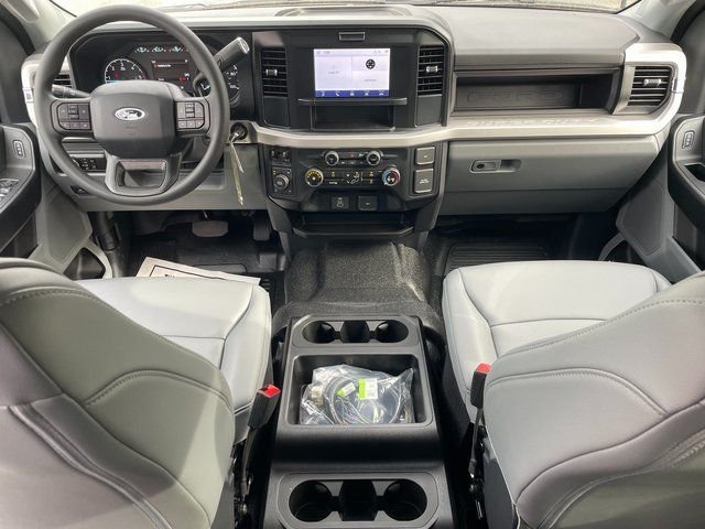 2025 Ford F-350 Super Duty Chassis Cab XL - Photo 12