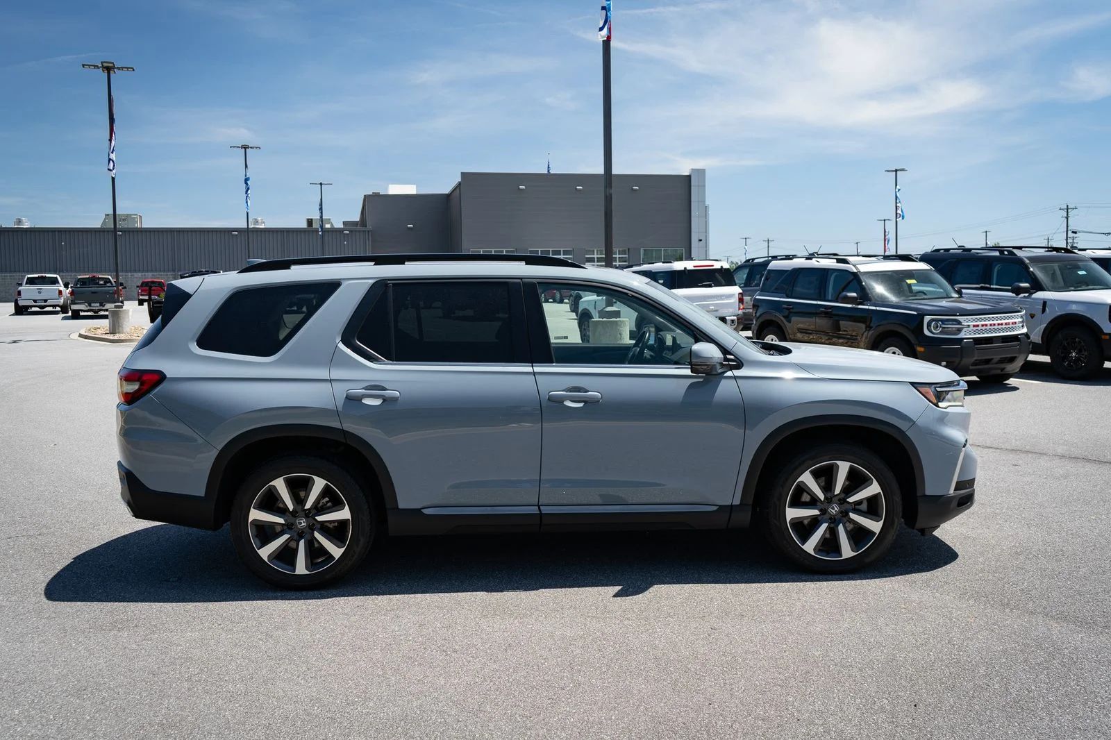 Used 2024  Honda Touring image 11