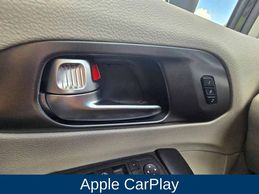 Used 2023 Black Chrysler Touring L image 23