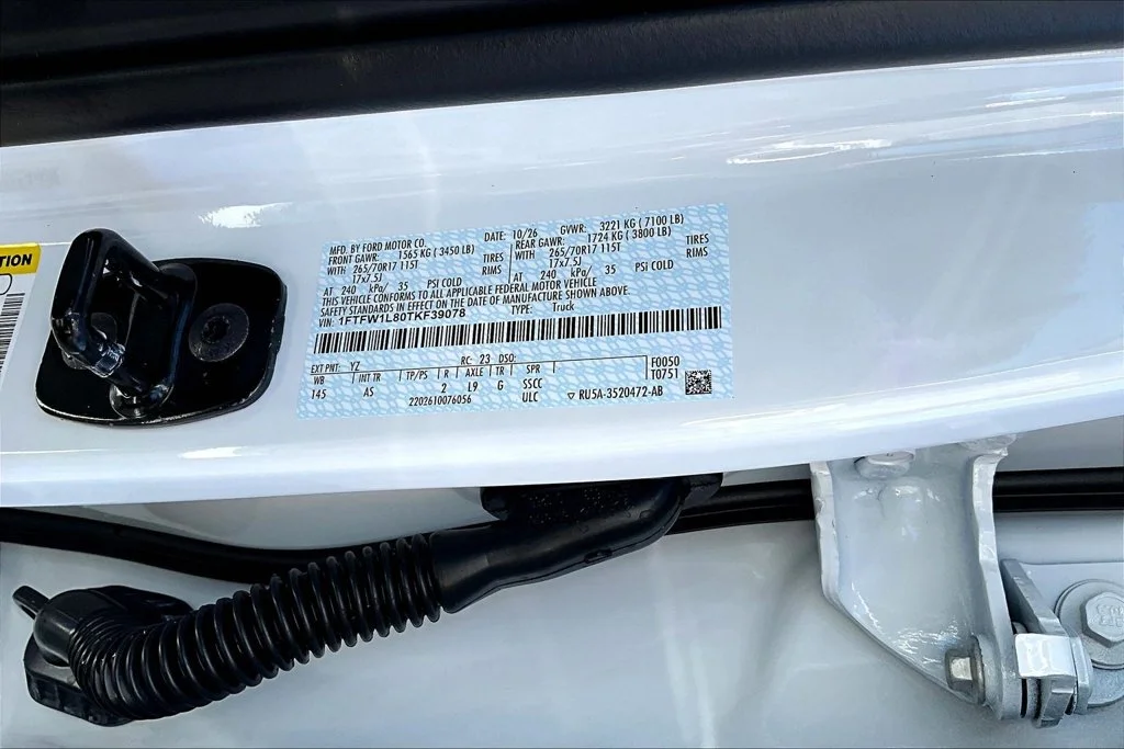 New 2026 Oxford White Ford XL image 8
