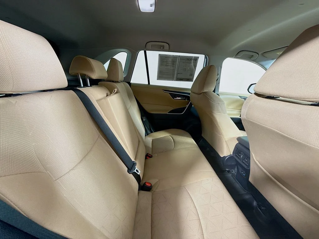 Certified Used 2022 White Toyota Hybrid XLE image 27