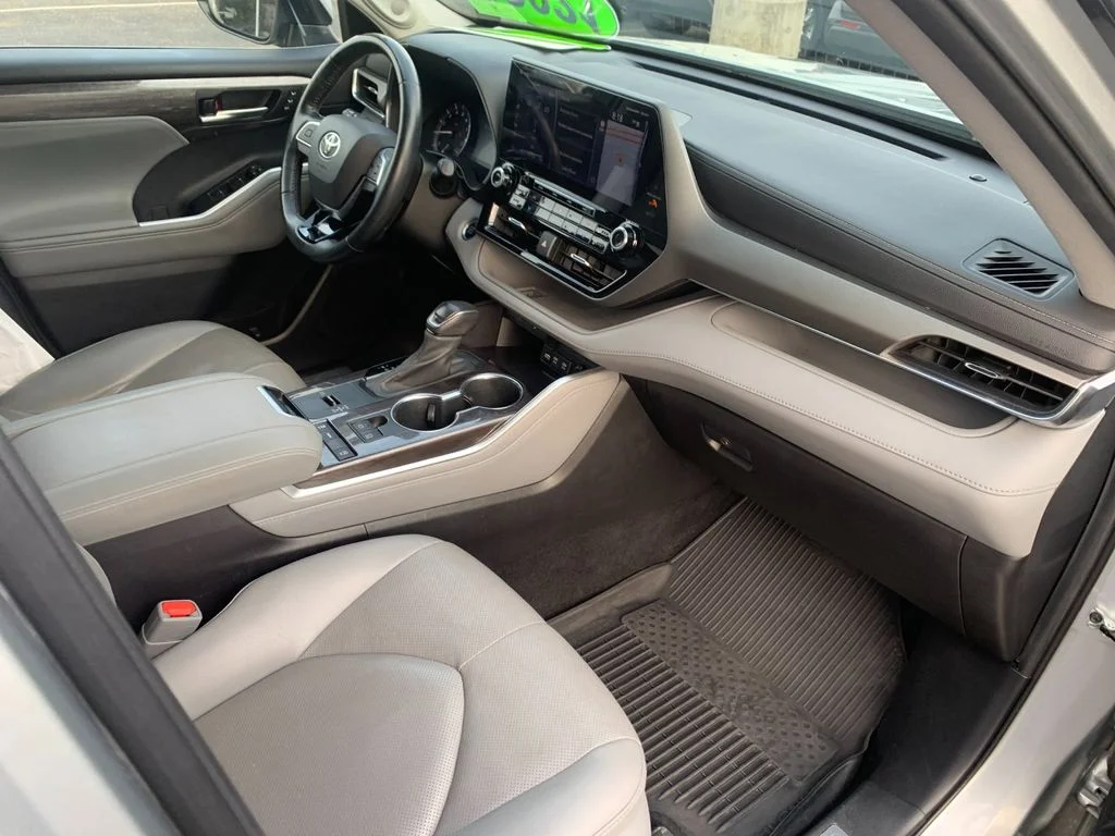 Used 2021 Silver Toyota Limited image 18