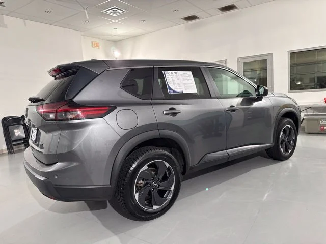 Used 2024 Gray Nissan SV image 12