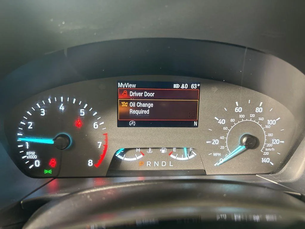 Used 2022 Oxford White Ford SEL image 17