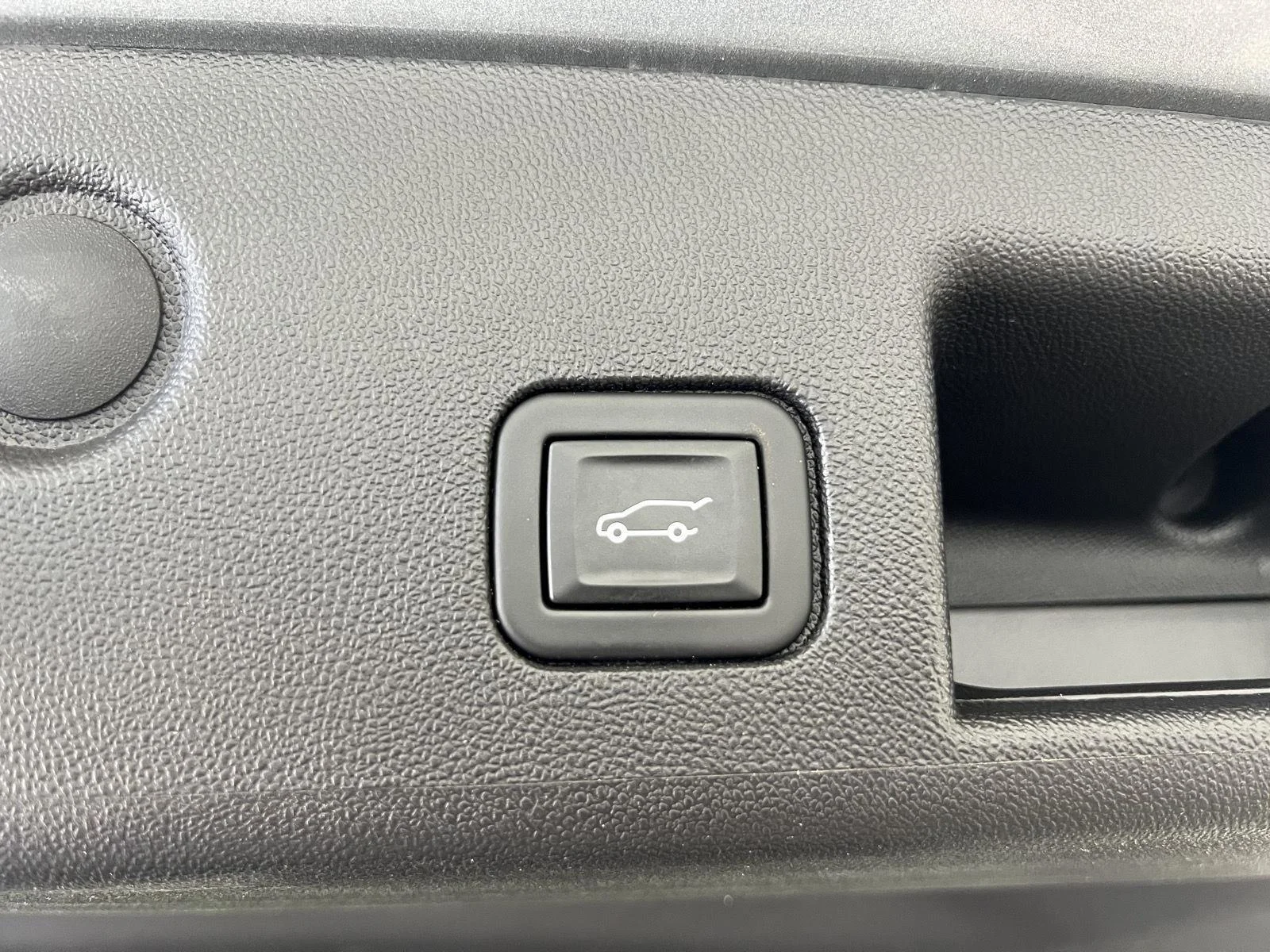 Used 2024 Sterling Gray Metallic Chevrolet LT image 29