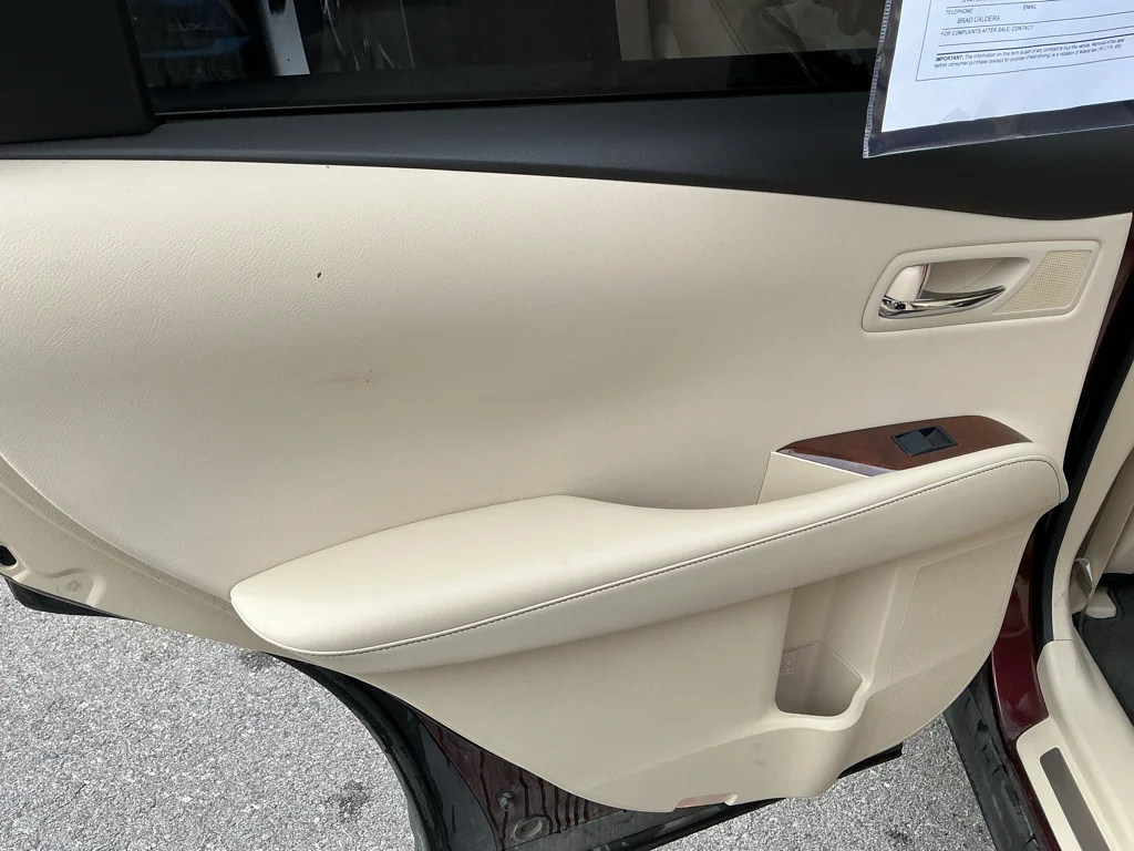Used 2013 Claret Mica Lexus Base image 8