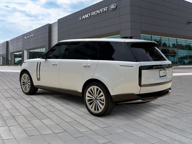 New 2026 Fuji White Land Rover SE image 3
