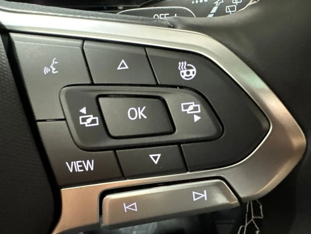 New 2026 Green Volkswagen 2.0T SE w/Technology image 29