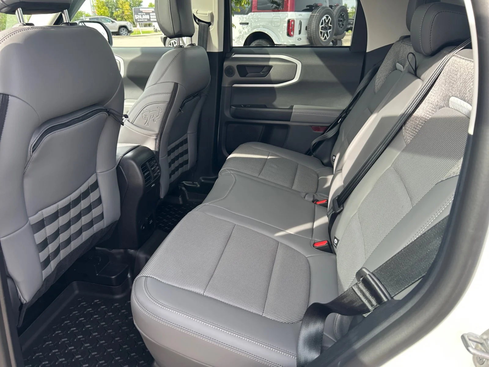 Used 2025 White Ford BADLANDS image 17