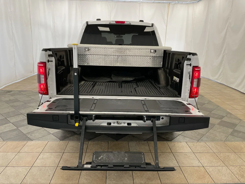 Used 2023 WHITE Ford XLT image 25