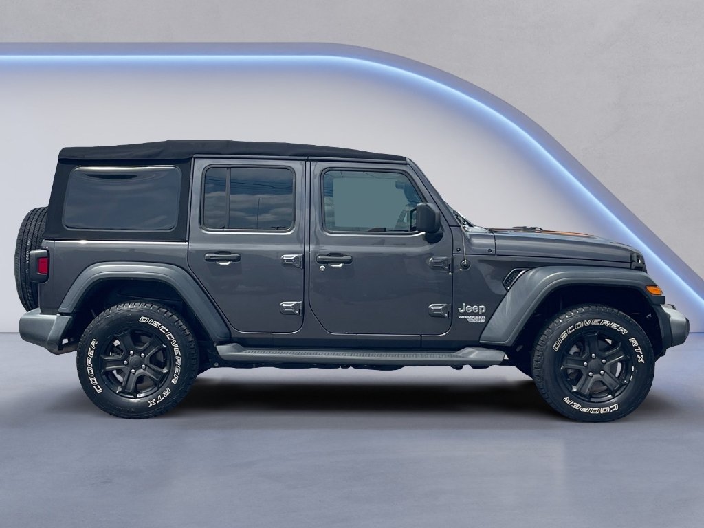 Used 2018 Granite Crystal Metallic Clearcoat Jeep Sport S image 20