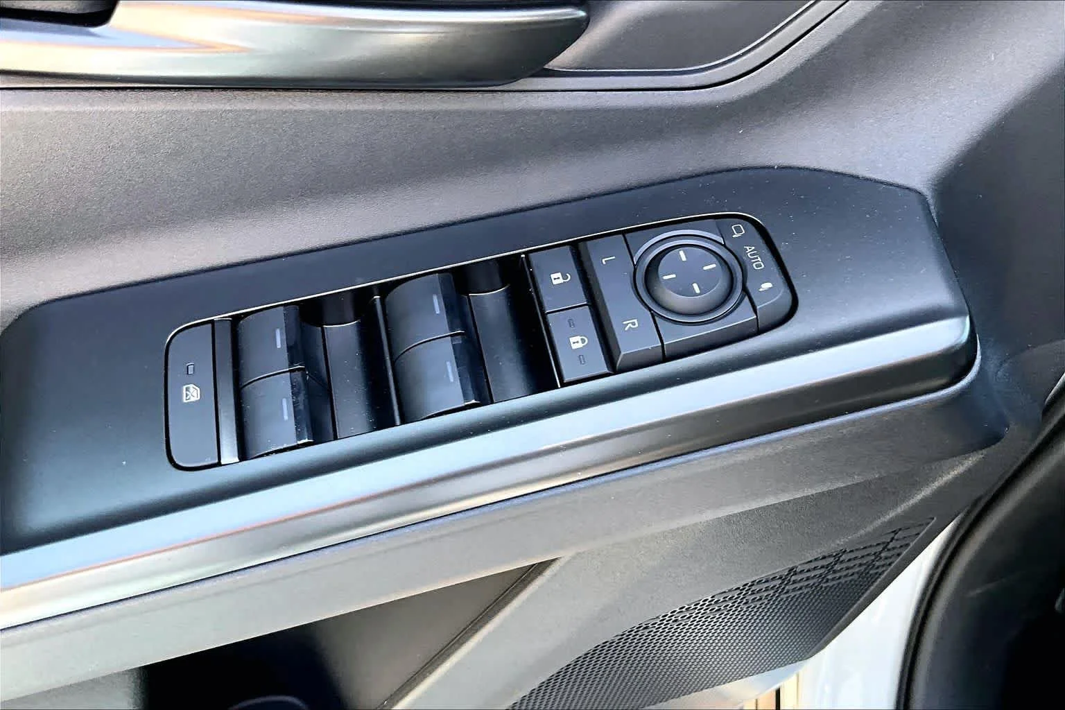 New 2026 Wind Chill Pearl Toyota SE image 18