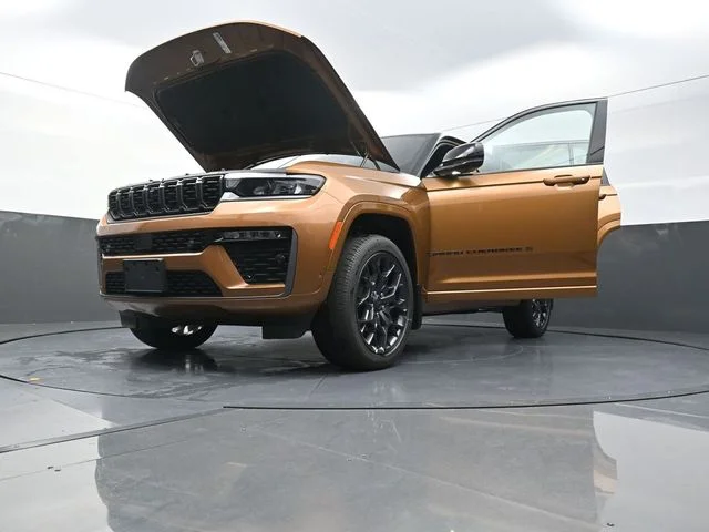 New 2026 Copper Shino Metallic Clear-Coat Exterior Paint Jeep Summit image 37