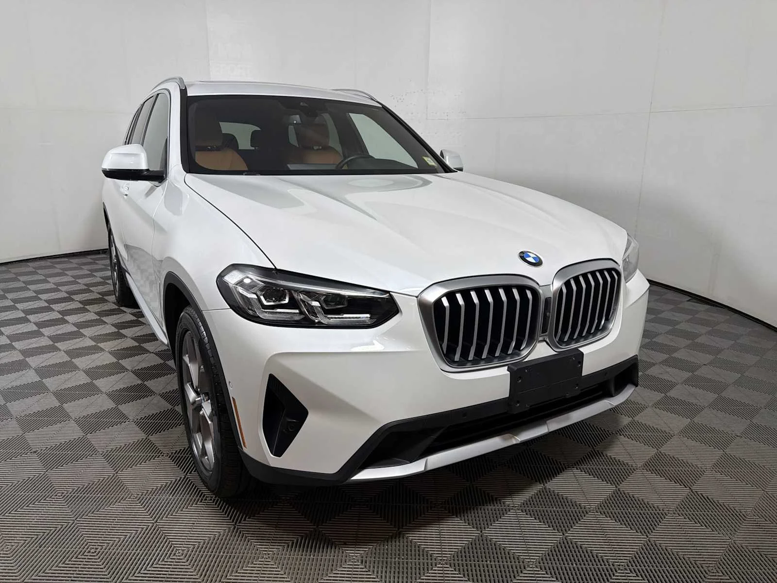 Certified Used 2024 Mineral White Metallic BMW xDrive30i image 2