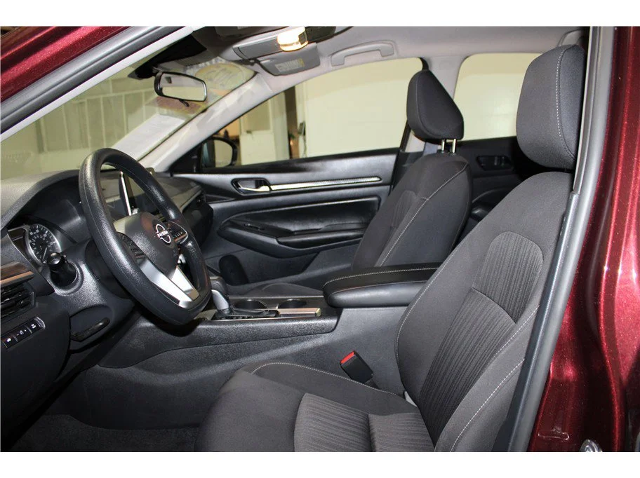 Used 2025 Garnet Pearl Metallic Nissan SV image 10