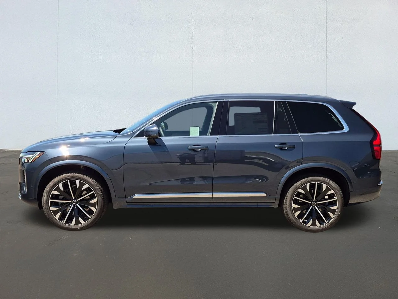 New 2027 DENIM BLUE Volvo Plus image 3